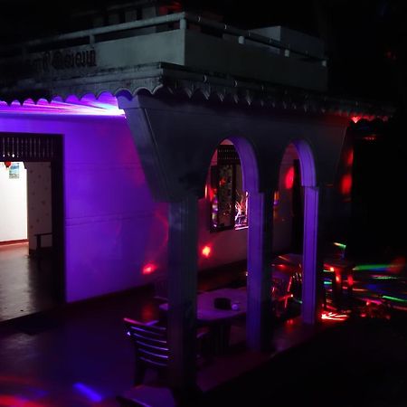 Little White House Trincomalee Exterior foto