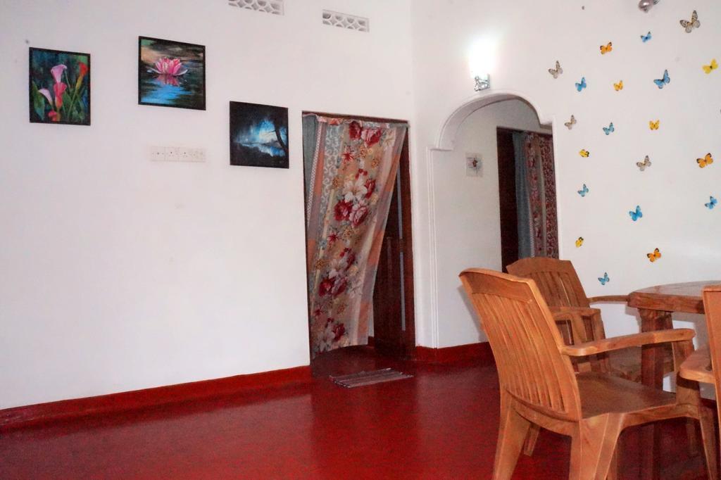 Little White House Trincomalee Exterior foto