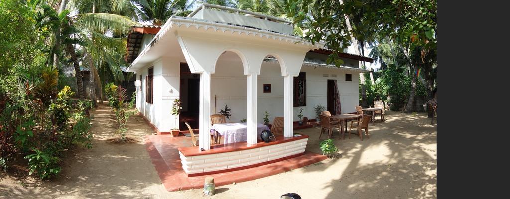 Little White House Trincomalee Exterior foto