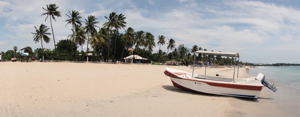 Little White House Trincomalee Exterior foto