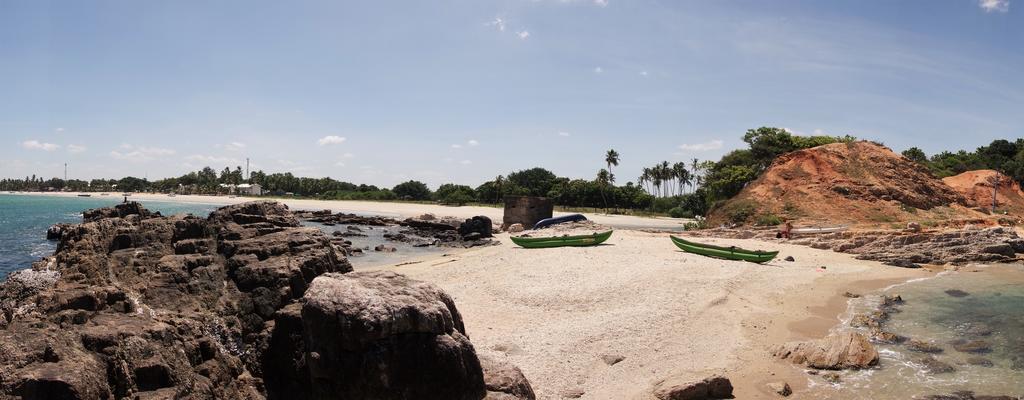 Little White House Trincomalee Exterior foto