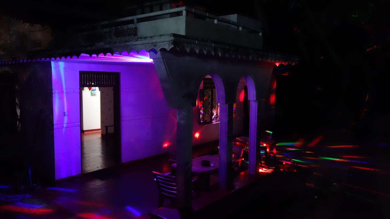 Little White House Trincomalee Exterior foto
