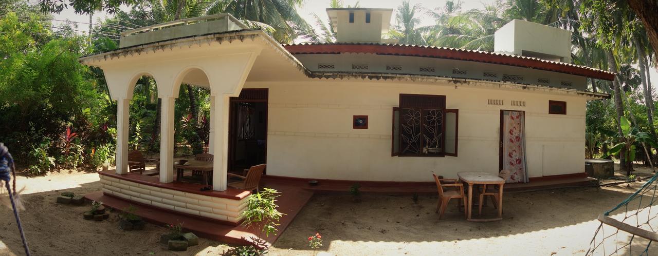 Little White House Trincomalee Exterior foto