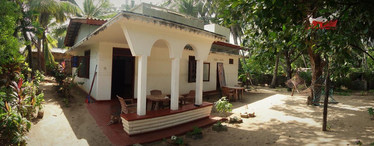 Little White House Trincomalee Exterior foto